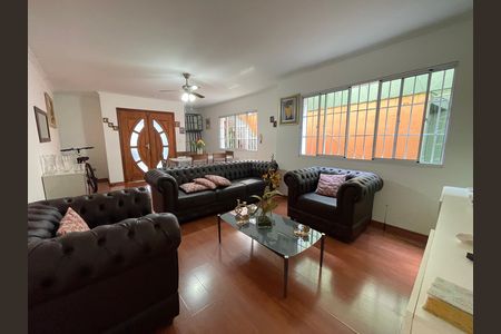 Casa à venda com 186m², 3 quartos e 3 vagasSala