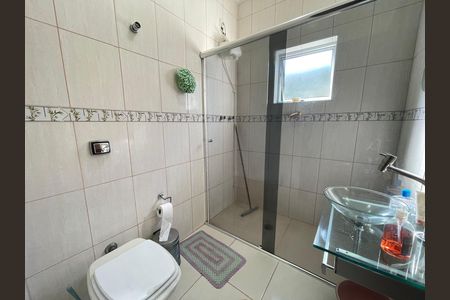 Casa à venda com 186m², 3 quartos e 3 vagasBanheiro 2