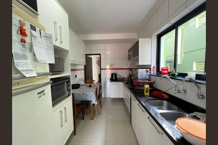 Casa à venda com 186m², 3 quartos e 3 vagasCozinha