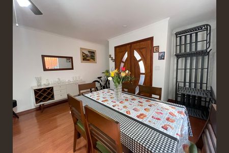 Casa à venda com 186m², 3 quartos e 3 vagasSala