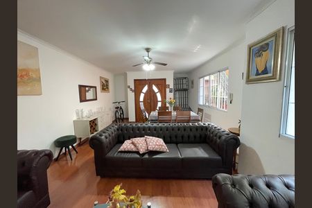Casa à venda com 186m², 3 quartos e 3 vagasSala