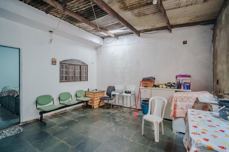 Casa para alugar com 60m², 2 quartos e 1 vagaÁrea de Serviço