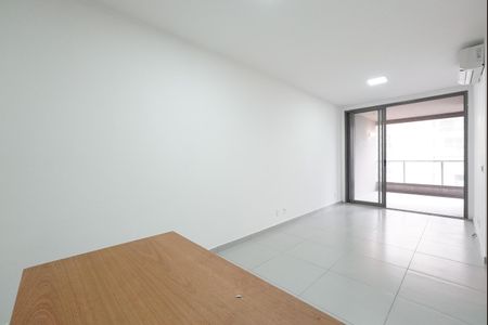 Apartamento para alugar com 69m², 2 quartos e 1 vagaSala