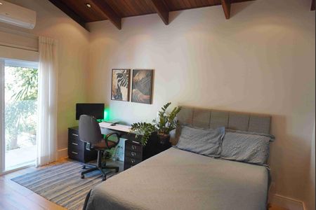 Quarto 2 de casa de condomínio para alugar com 2 quartos, 309m² em Alphaville, Santana de Parnaíba
