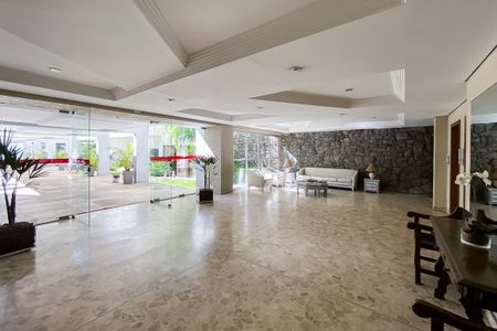 Apartamento para alugar com 163m², 3 quartos e 1 vaga Apartamento para alugar com 163m², 3 quartos e 1 vagaHall Entrada
