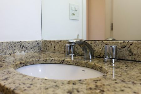 Banheiro da Suíte 1 de apartamento para alugar com 2 quartos, 87m² em Vila Suzana, São Paulo