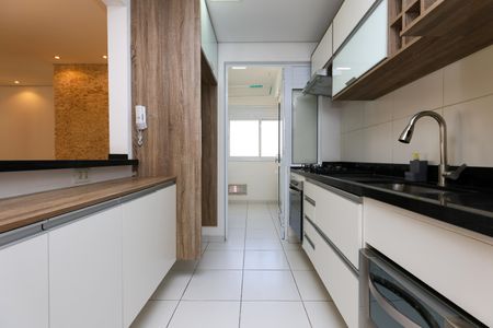 Cozinha de apartamento para alugar com 2 quartos, 87m² em Vila Suzana, São Paulo