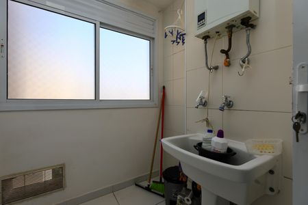Área de Serviço de apartamento para alugar com 2 quartos, 87m² em Vila Suzana, São Paulo
