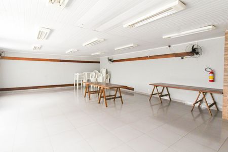 Apartamento para alugar com 40m², 2 quartos e 1 vaga Apartamento para alugar com 40m², 2 quartos e 1 vagaÁrea comum - Salão de festas