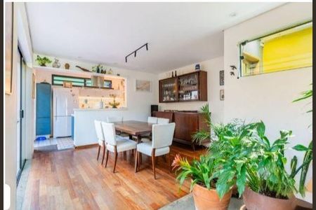 Casa à venda com 3 quartos, 235m² em Sumaré, São Paulo