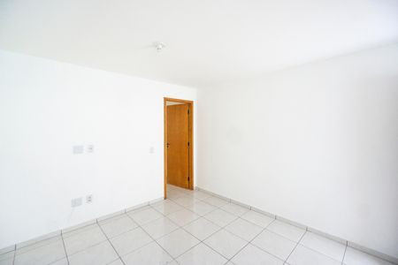 Sala e cozinha de apartamento para alugar com 1 quarto, 40m² em Penha de França, São Paulo
