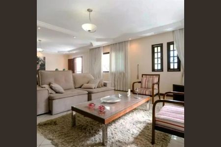 Casa à venda com 5 quartos, 610m² em Chácara Jaraguá, São Paulo