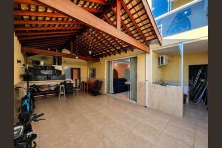 Área externa de casa para alugar com 4 quartos, 186m² em Vila Francisca, Campinas
