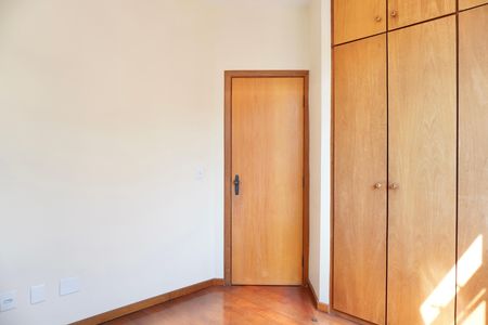 Apartamento à venda com 174m², 3 quartos e 2 vagasQuarto 2
