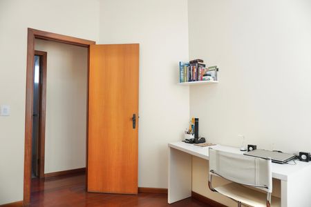 Apartamento à venda com 174m², 3 quartos e 2 vagasQuarto 1