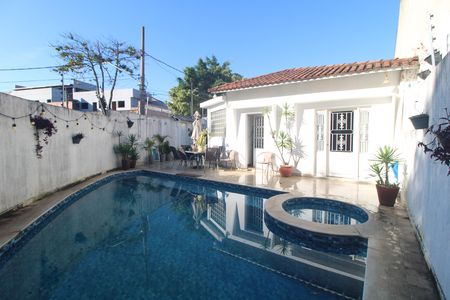 Piscina de casa à venda com 2 quartos, 80m² em Vila Marari, São Paulo