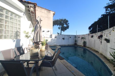 Casa à venda com 80m², 2 quartos e sem vagaPiscina