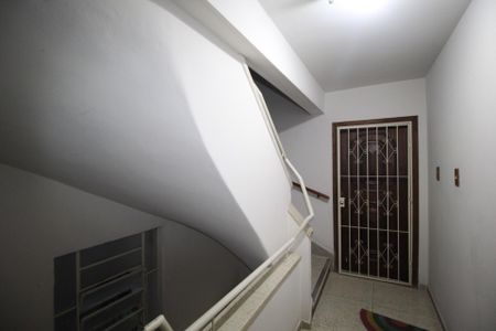 Corredor de apartamento à venda com 3 quartos, 78m² em São Geraldo, Porto Alegre