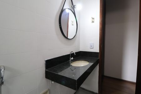 Apartamento para alugar com 179m², 3 quartos e 2 vagasBanheiro do Quarto 2