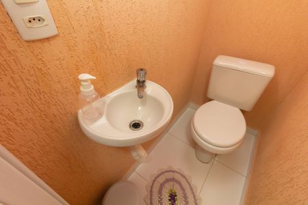 Casa à venda com 70m², 2 quartos e 2 vagas Casa à venda com 70m², 2 quartos e 2 vagasLavabo
