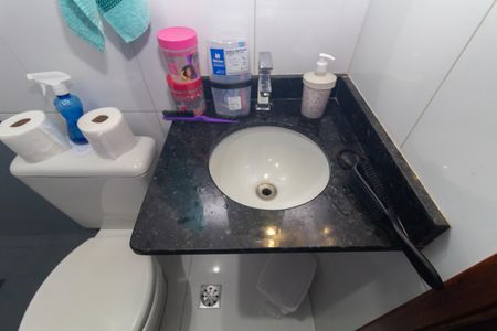 Casa à venda com 70m², 2 quartos e 2 vagas Casa à venda com 70m², 2 quartos e 2 vagasBanheiro da Suíte 2