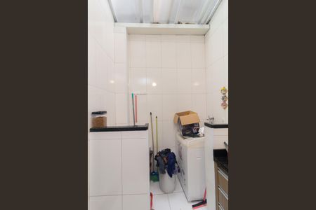 Casa à venda com 70m², 2 quartos e 2 vagas Casa à venda com 70m², 2 quartos e 2 vagasCozinha e Área de Serviço