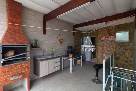 Casa à venda com 70m², 2 quartos e 2 vagas Casa à venda com 70m², 2 quartos e 2 vagasVaranda