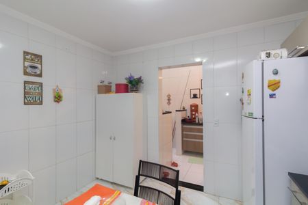 Casa à venda com 70m², 2 quartos e 2 vagas Casa à venda com 70m², 2 quartos e 2 vagasCozinha e Área de Serviço