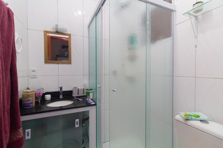 Casa à venda com 70m², 2 quartos e 2 vagas Casa à venda com 70m², 2 quartos e 2 vagasBanheiro da Suíte 1