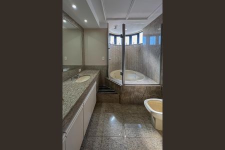 Apartamento para alugar com 185m², 3 quartos e 3 vagas