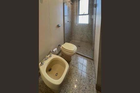 Apartamento para alugar com 185m², 3 quartos e 3 vagas