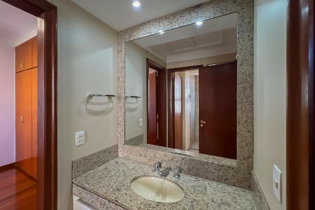 Apartamento para alugar com 185m², 3 quartos e 3 vagas