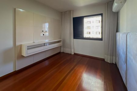Apartamento para alugar com 185m², 3 quartos e 3 vagas