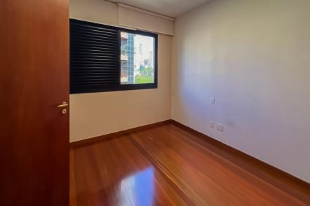Apartamento para alugar com 185m², 3 quartos e 3 vagas