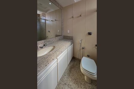 Apartamento para alugar com 3 quartos, 185m² em Belvedere, Belo Horizonte