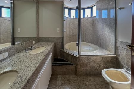 Apartamento para alugar com 185m², 3 quartos e 3 vagas