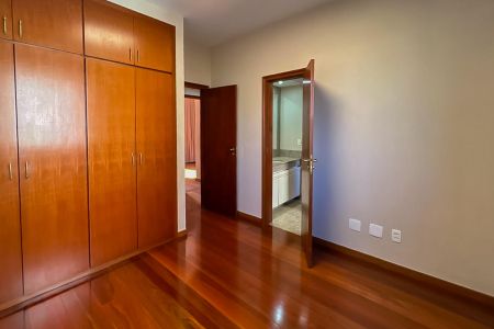 Apartamento para alugar com 3 quartos, 185m² em Belvedere, Belo Horizonte