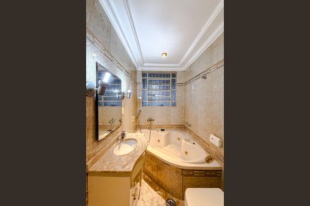 Apartamento para alugar com 160m², 2 quartos e sem vagaBanheiro