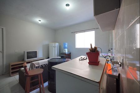 Sala/Cozinha de apartamento para alugar com 1 quarto, 32m² em Campeche, Florianópolis