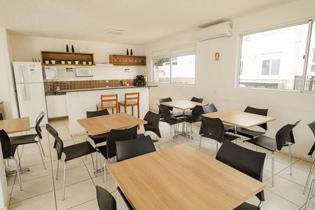 Apartamento à venda com 45m², 2 quartos e 1 vaga Apartamento à venda com 45m², 2 quartos e 1 vagaÁrea comum - Salão de festas