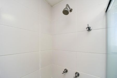 Banheiro da Suíte de apartamento à venda com 3 quartos, 78m² em Passo D’areia, Porto Alegre