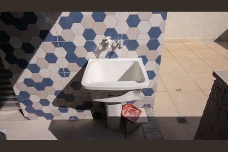 Casa à venda com 140m², 3 quartos e 2 vagas