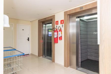 Apartamento para alugar com 47m², 2 quartos e 1 vaga Apartamento para alugar com 47m², 2 quartos e 1 vagaHall de Entrada Bloco