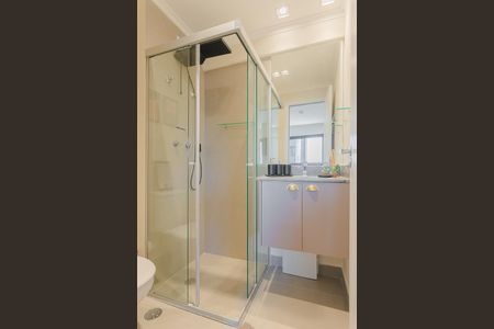 Banheiro de kitnet/studio para alugar com 1 quarto, 24m² em Sumarezinho, São Paulo