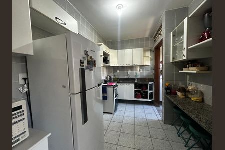 Cozinha de apartamento à venda com 3 quartos, 95m² em Estoril, Belo Horizonte