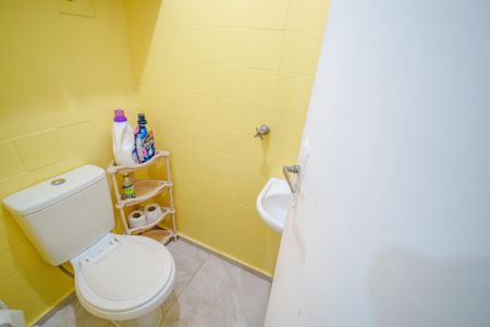 Apartamento à venda com 70m², 3 quartos e 1 vaga Apartamento à venda com 70m², 3 quartos e 1 vagaBanheiro