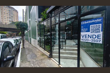 Apartamento à venda com 93m², 2 quartos e 1 vaga Apartamento à venda com 93m², 2 quartos e 1 vagaFachada + Plaquinha