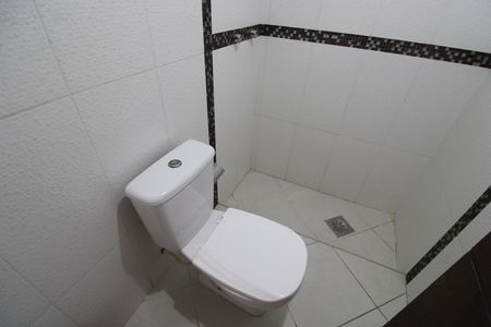 Casa de condomínio à venda com 176m², 2 quartos e 1 vagaBanheiro social