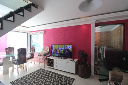 Casa de condomínio à venda com 176m², 2 quartos e 1 vagaSala