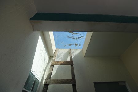 Casa de condomínio à venda com 176m², 2 quartos e 1 vagaTerceiro andar com piso e muro prontos para terraço